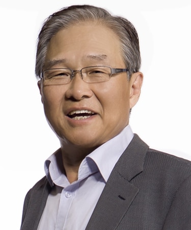 headshot e. han kim 0344